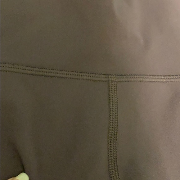 Lululemon Black Current Train times crops 17’’ - Picture 6 of 8